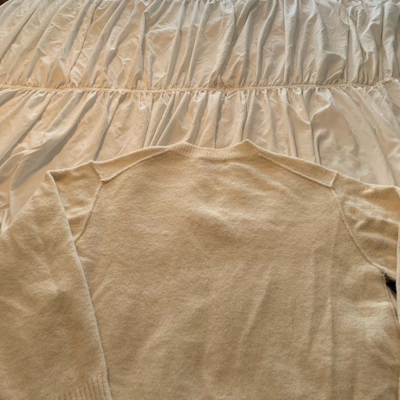 Aritzia Merian Sweater - Picture 8 of 8